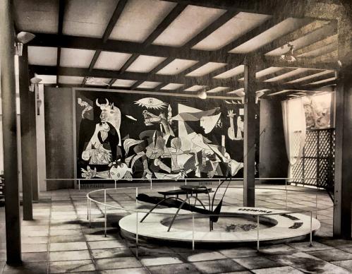 Guernica a lexposition universelle de paris en 1937